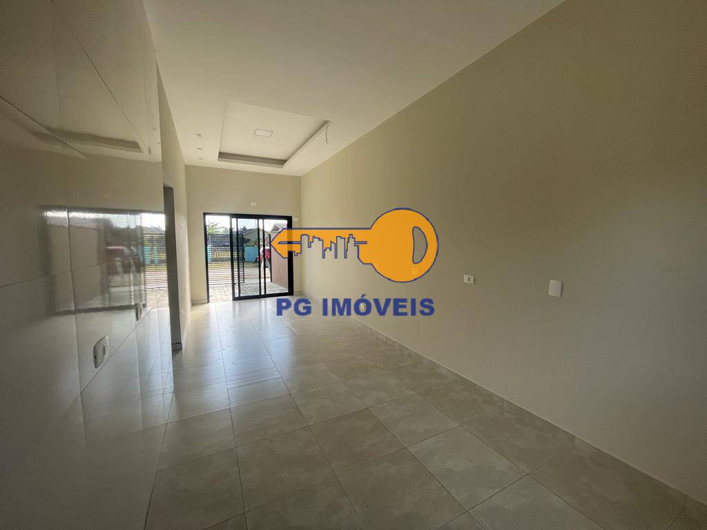 Casa à venda com 2 quartos, 70m² - Foto 4